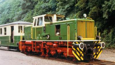 Diesellok D4 mit Wagen VB50 (Bild: Andreas Wildeman/IBS-Archiv)